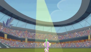 S04E24 Spike w świetle reflektorów