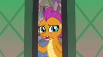 Smolder opening the lounge doors S9E9