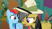 Daring Do looking for an escape route S6E13