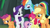 Pony sisters watch Sweetie Belle return to the cave S7E16