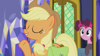Applejack "it can't be how Pinkie's does it" S5E20