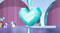 Crystal Heart spinning S6E1