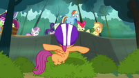 Scootaloo 'Um... don't come this way!' S3E06