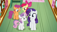 Sweetie Belle agrees to spend time with Rarity S7E6