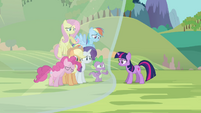 Twilight's friends getting blocked out from Twilight S3E05