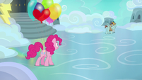 Pinkie Pie sees her pie being carted away S7E23