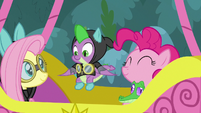 Spike jumps into the balloon basket S9E4