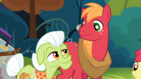 Big McIntosh and Granny Smith looking at each other S4E09