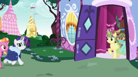 Luster and Rarity arrive to Carousel Boutique S9E26