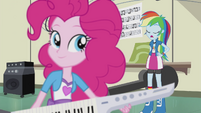 Rainbow Dash -you mean a keytar- EG2