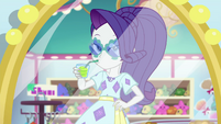 Rarity models clam-shaped sunglasses EGSB