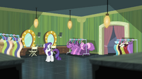 Rarity notices that Suri disappeared S4E08