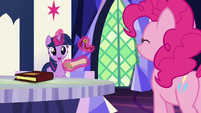 Twilight Sparkle -it's from the yaks!- S7E11