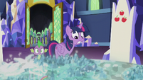 Twilight nervously looking at the map S5E25