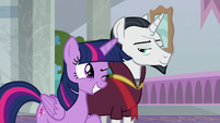 Twilight winks at Chancellor Neighsay S8E26
