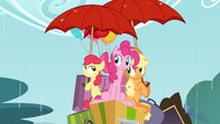 Apple Bloom and Applejack with umbrellas S4E09