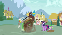 Discord about to teleport while moving his legs very fast S5E22