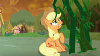 Giant vines appears before Applejack S9E2