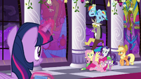 Ponies and Discord blocking the window S9E17