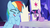 Rainbow Dash cracking up at Twilight S6E15