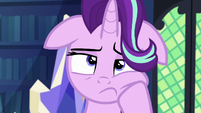 Starlight Glimmer bored of Applejack's stories S6E21