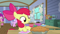 Apple Bloom with forks S6E4