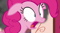 Pinkie realizes her muffins are burning S6E22