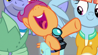 Scootaloo squealing with delight once again S7E7