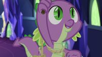 Spike squeegeeing a throne room window S6E11