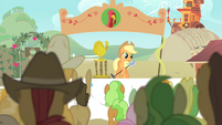 Applejack holding the microphone S4E14