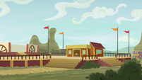 Appleloosa theater is partially built S9E6