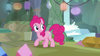 Pinkie Pie doesn't see Maud anywhere S8E3