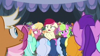 Rose trying to appease the crowd of ponies S7E19