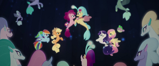 Skystar singing in the middle of her new friends MLPTM