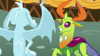 Thorax admiring ice sculpture of Ember S7E15