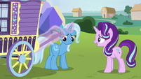 Trixie unhooks herself from her wagon S8E19