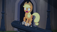 Applejack panicking S4E03