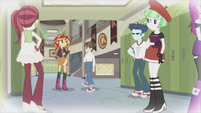 Canterlot High students scorning Sunset 1 EG2.png (868 КБ)