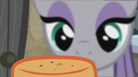 Close-up on AJ's andesite-covered hoof S5E20