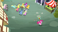 Crowd of ponies following Pinkie Pie S4E12
