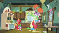 Discord poofs himself into clown costume S8E10