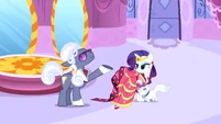 Hoity Toity congratulating Rarity S1E14