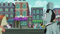 Manehattanites hear the party cannon fire S6E3