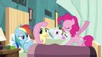 Pinkie Pie pulling the curtains S2E16