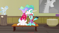 Strawberry Ice takes photo of herself and Celestia S9E13