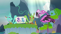 Thorax turns into flamingo; changelings draw Starlight and Trixie S7E17