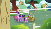 Twilight and Spike enter Ponyville Schoolhouse S7E3