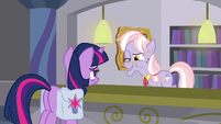 Dusty Pages winks at Twilight Sparkle S9E5