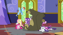 Ponies and animals drenched in water S6E21