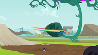 Rainbow distracts a monster vine EG3